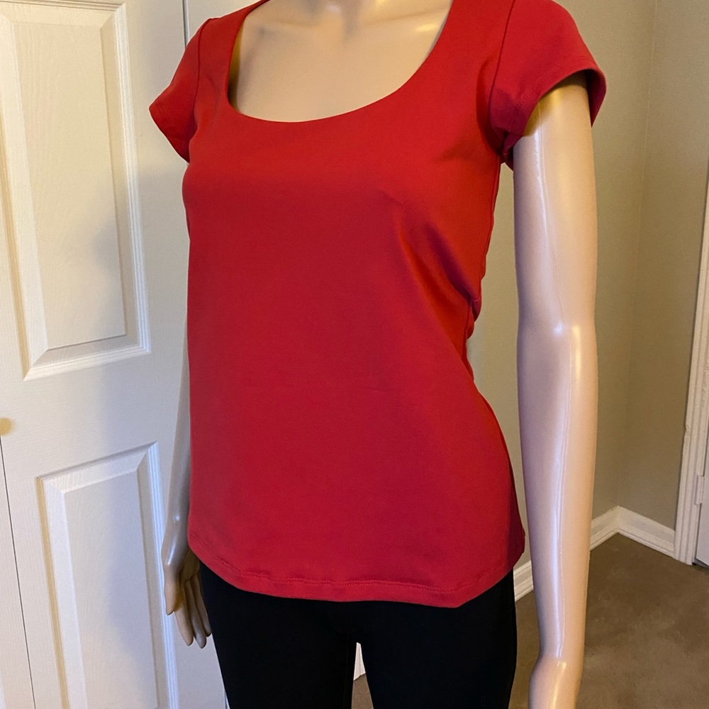 NWT Free People Tee. Lipstick red. L